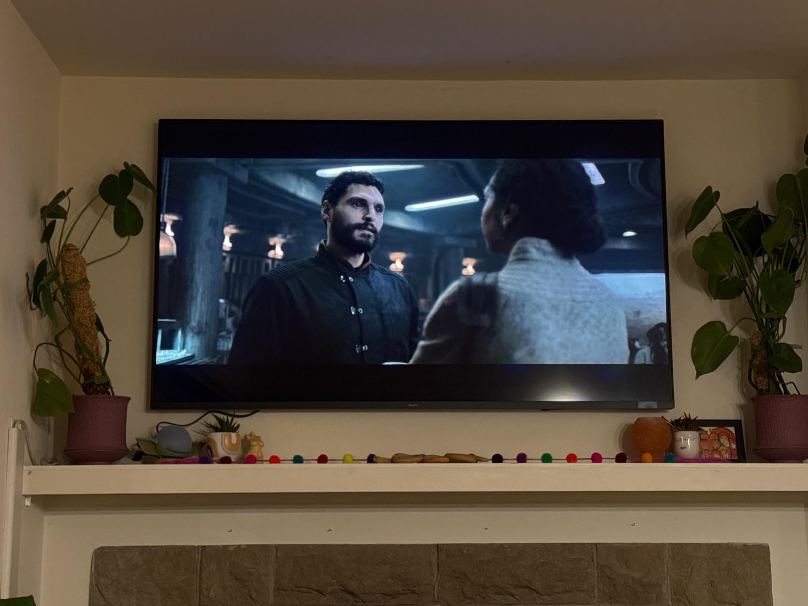 Roku Smart TV - 55-Inch Pro Series 4K QLED RokuTV with Backlit Roku Voice Remote Pro, Dolby Vision IQ, 120Hz Refresh Rate - Live Local News, Sports, Gaming customer photo 1