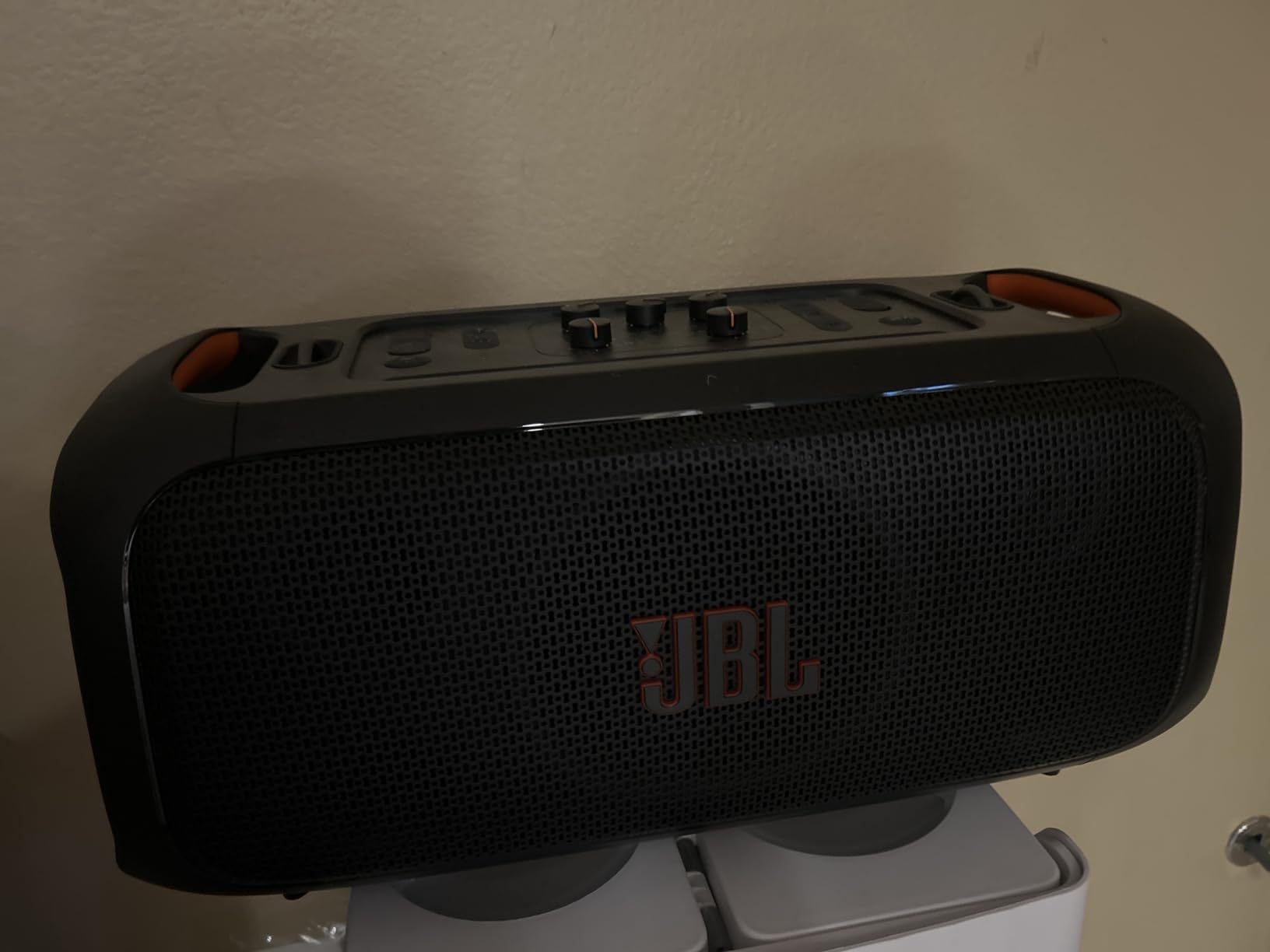 JBL PartyBox On-the-Go Essential - Portable Party Speaker - Black | Amazing JBL Pro Sound, Synched light show, JBL wireless microphone included, IPX4 splashproof protection customer photo 2