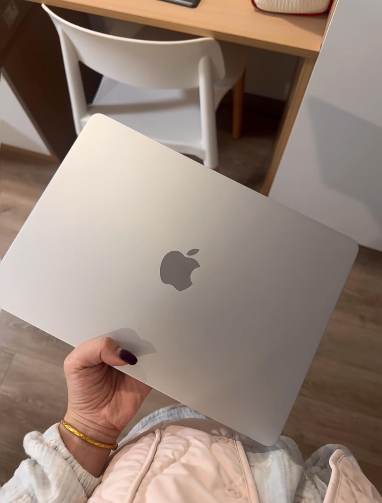 2024 MacBook Air 13-inch Laptop with M3 chip: Built for Apple Intelligence, 13.6-inch Liquid Retina Display, 16GB Unified Memory, 512GB SSD Storage, Backlit Keyboard, Touch ID; Starlight customer photo 1