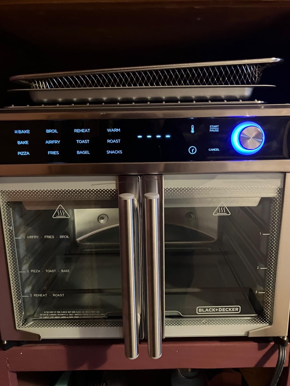 BLACK+DECKER Crisp 'N Bake Air Fryer Toaster Oven Combo, 12 in 1 Countertop Convection Oven Cooks Food Fast, Fits a Whole Pizza or 6 Toast Slices, French Doors with Stainless Steel Finish customer photo 1