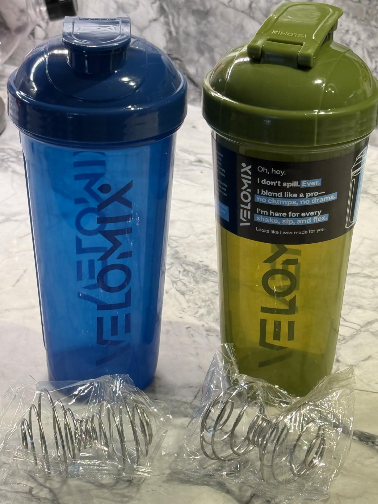 VELOMIX 2 Pack 28oz Protein Shaker Bottle for Protein Mixes, Black/Transpar | 2x Wire Whisk, Leak Proof Shaker Cups for Protein Shakes, Stackable, Dishwasher safe, BPA free, Pre Workout and Fitness ready customer photo 1