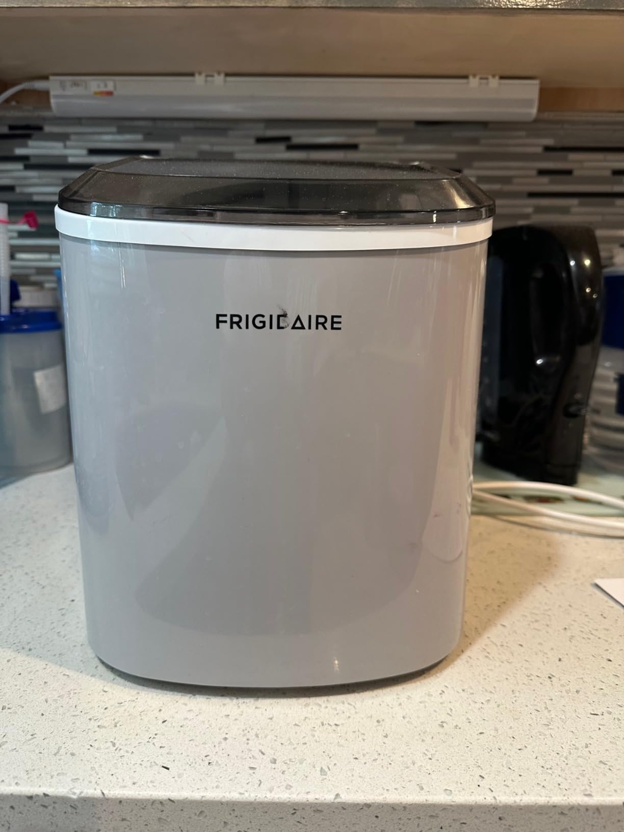 FRIGIDAIRE EFIC128AMZBLK Compact Countertop Ice Maker, 26 lb per Day, Black customer photo 1
