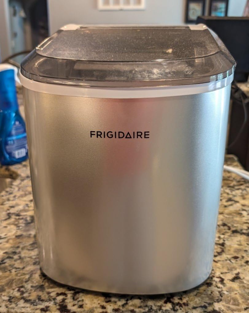 FRIGIDAIRE EFIC128AMZBLK Compact Countertop Ice Maker, 26 lb per Day, Black customer photo 2