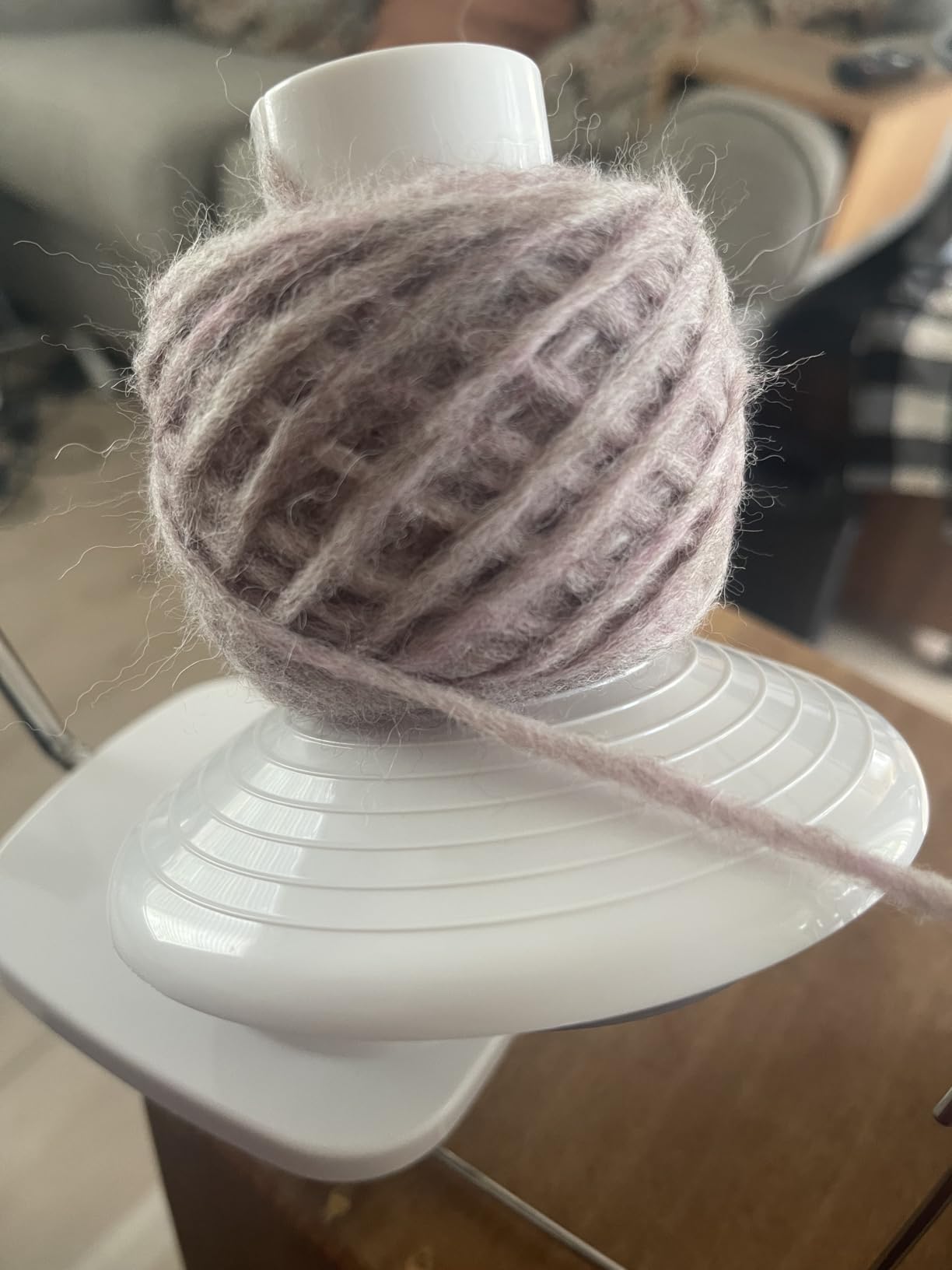 SPEENSUN 3.5 OZ Yarn Ball Winder, Low Noise Spinner for Crocheting, Grey | ABS Manual Ball Maker with Non-Slip Table Clamp, Easy Install Knitting Tool, Smooth Operationfor Yarns Below Size 5 customer photo 2
