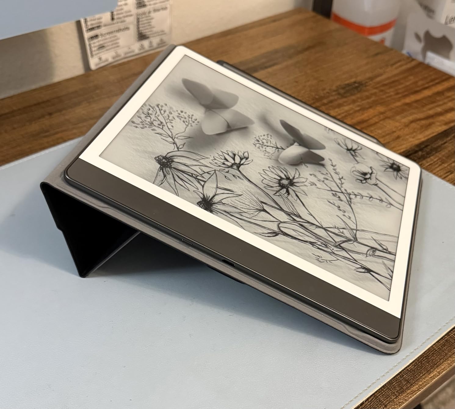 Amazon Kindle Scribe (16GB) - Your notes, documents and books, all in one place. With built-in AI notebook summarization. Includes Premium Pen - Tungsten customer photo 2