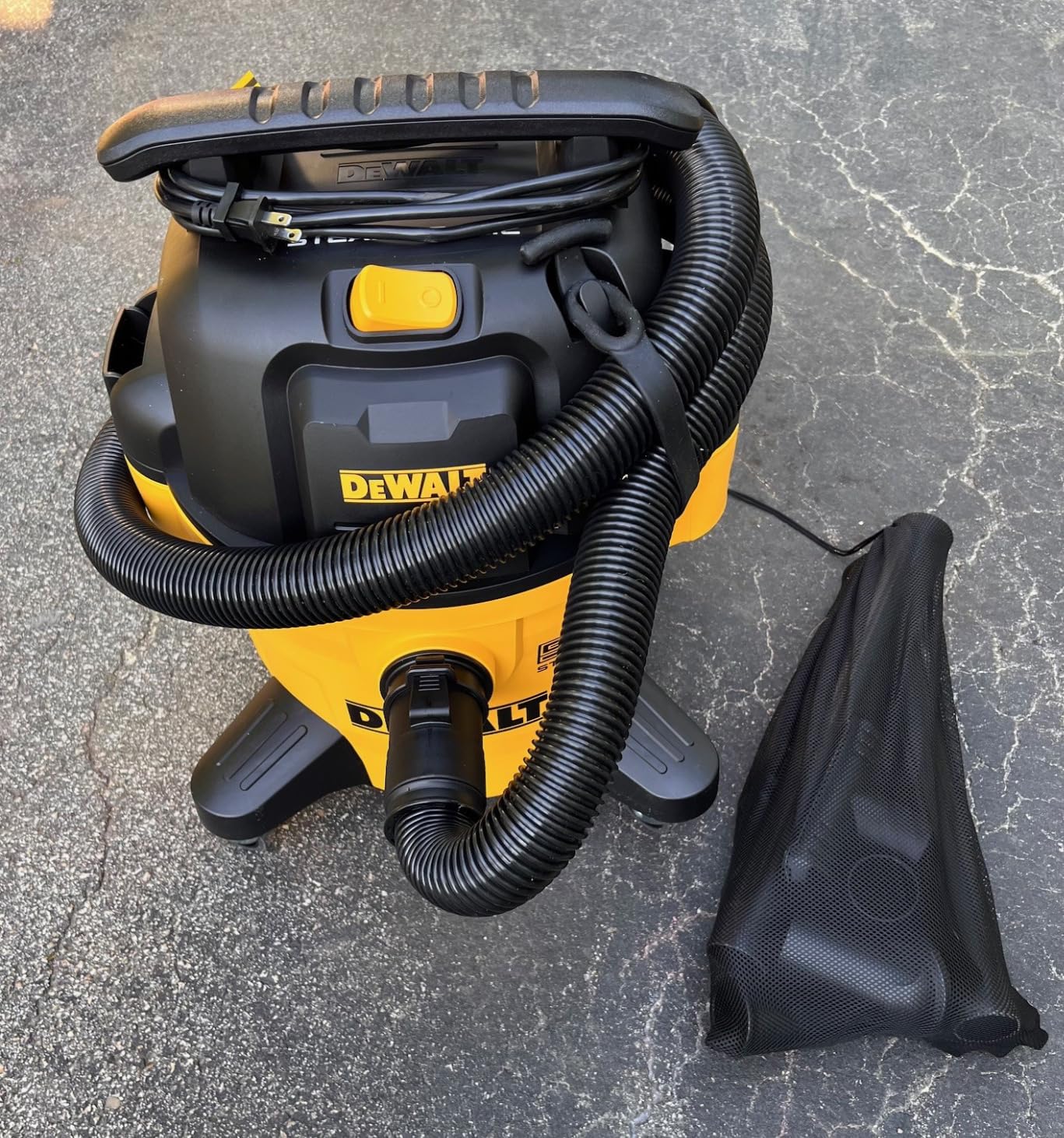 DEWALT STEALTHSONIC Wet Dry Shop Vac 6 Gallon 5 HP Ultra Quiet DXV06P-QT customer photo 2