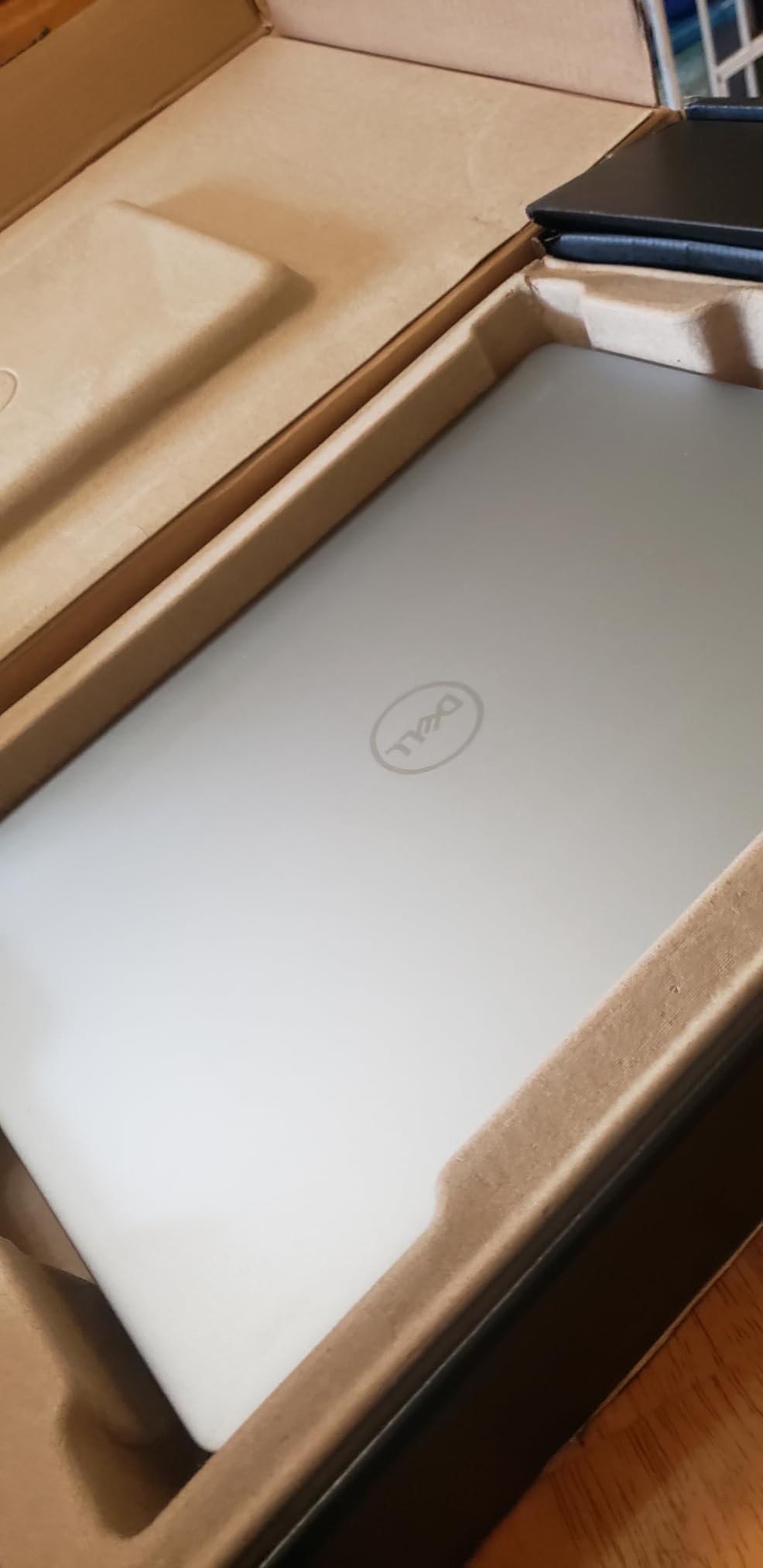 Dell Inspiron 16 Plus 7640 Laptop - 16.0-inch 16:10 2.5K Display, Intel Core i7-13620H Processor, 16GB LPDDR5 RAM, 1TB SSD, Intel UHD Graphics, Windows 11 Home, Onsite & Migrate Service - Ice Blue customer photo 2