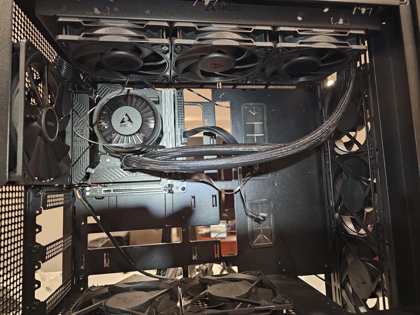 ASRock Phantom Gaming Intel Z790I Lightning WiFi DDR5 DIMMs up to 8600+ (OC) MHz 128GB LGA1700 Mini-ITX Motherboard SATA3 6.0 Gb/s Z790 802.11axe Wi-Fi 6E PCIe 5.0 x16 customer photo 1