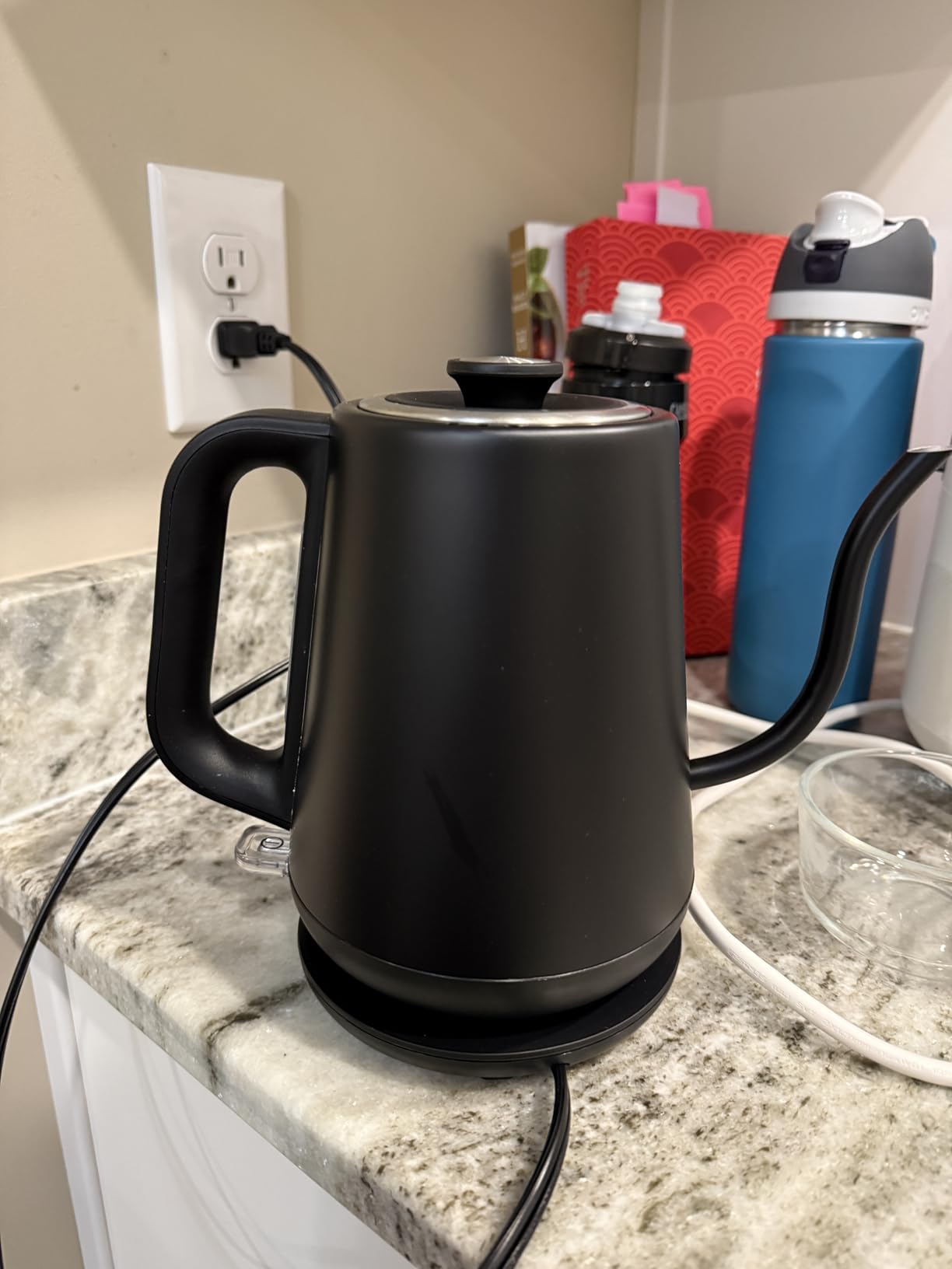 Chefman Gooseneck Electric Kettle, 0.8L Pour Over Tea Kettle for Coffee and Tea, One-Touch Operation, Boil-Dry Protection, Auto Shut-Off, Ultra-Fast Hot Water Boiler - Black customer photo 1