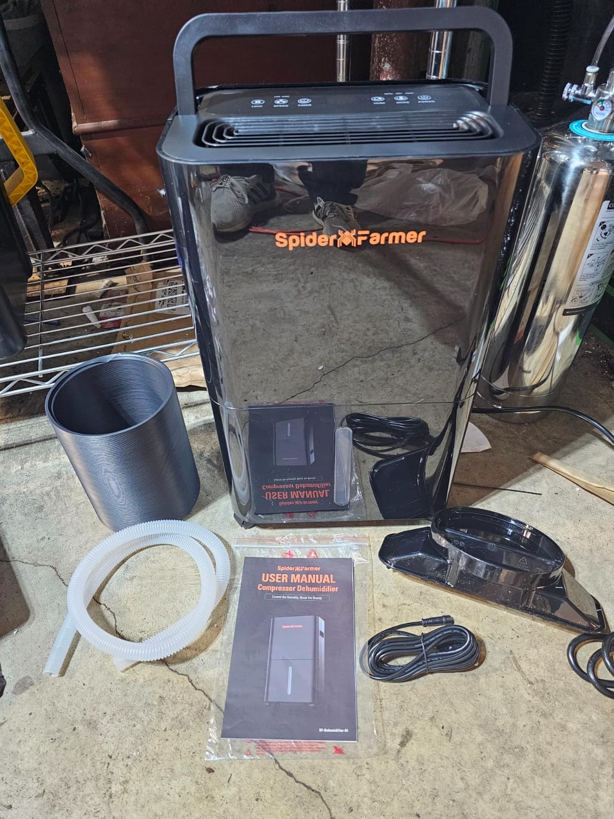 SPIDER FARMER 32 Pints Plant Dehumidifier for Grow Tent, Humidity Control | Compressor with Drain Hose, Temperature & Humidity Sensor, 24H Timer Function, App Control customer photo 1