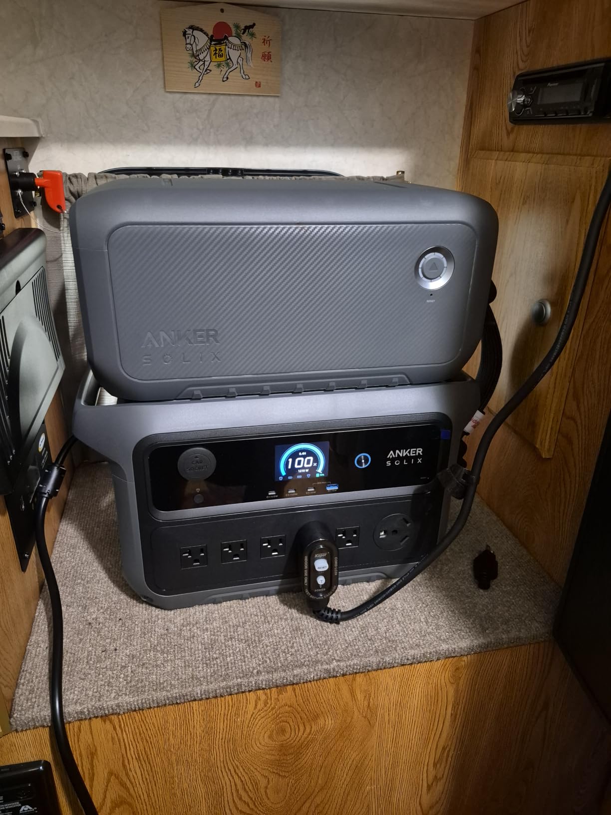 Anker Portable Power Station SOLIX C300, 288Wh LiFePO4 Backup Battery, 300W Solar Generator, 140W Two-Way Fast Charging, for Camping, Hunting, Travel, Blackout & Emergencies (Solar Panel Optional) customer photo 1