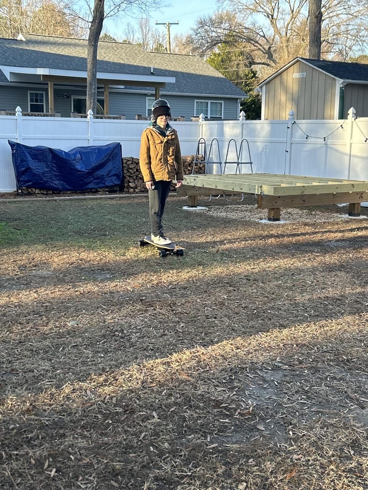 A1 Electric Skateboard with Remote, Range Up to 17 Miles, 8 Ply Canadian Maple, Smooth Braking, Suitable for Younger Beginners customer photo 2