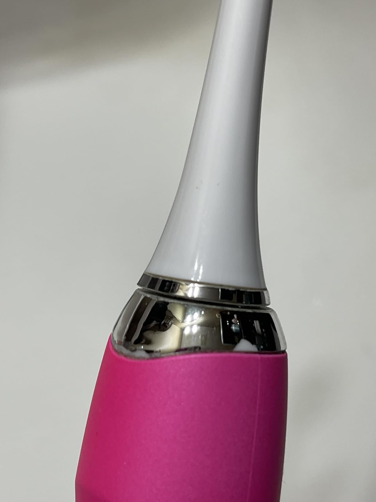 Aquasonic Vibe Series Ultra-Whitening Toothbrush - ADA Accepted Electric Toothbrush - 8 Brush Heads & Travel Case - 40,000 VPM Motor & Wireless Charging - 4 Modes w Smart Timer - Electric Pink customer photo 1
