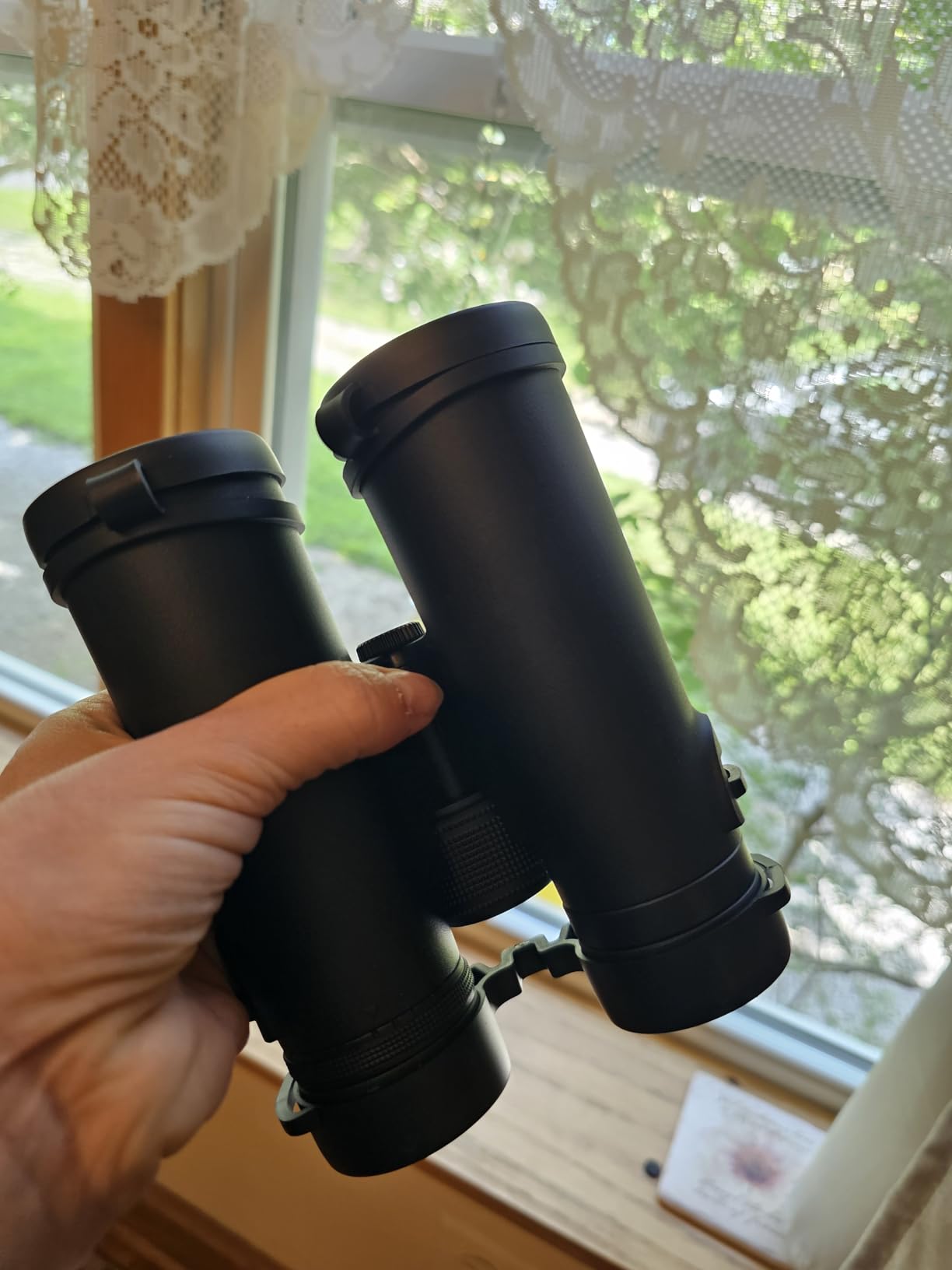 Gosky 8x42 Roof Prism Binoculars for Adults, HD Professional Binoculars for Bird Watching Travel Stargazing Hunting Concerts Sports-BAK4 Prism FMC Lens-with Phone Mount Tripod Strap Carrying Bag customer photo 1