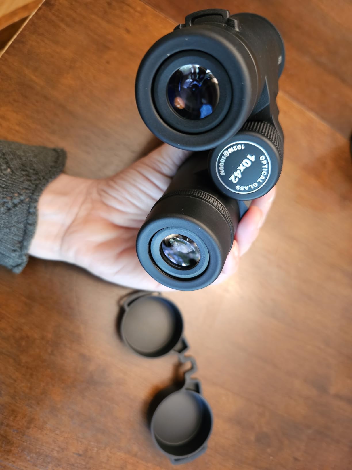 Gosky 8x42 Roof Prism Binoculars for Adults, HD Professional Binoculars for Bird Watching Travel Stargazing Hunting Concerts Sports-BAK4 Prism FMC Lens-with Phone Mount Tripod Strap Carrying Bag customer photo 2