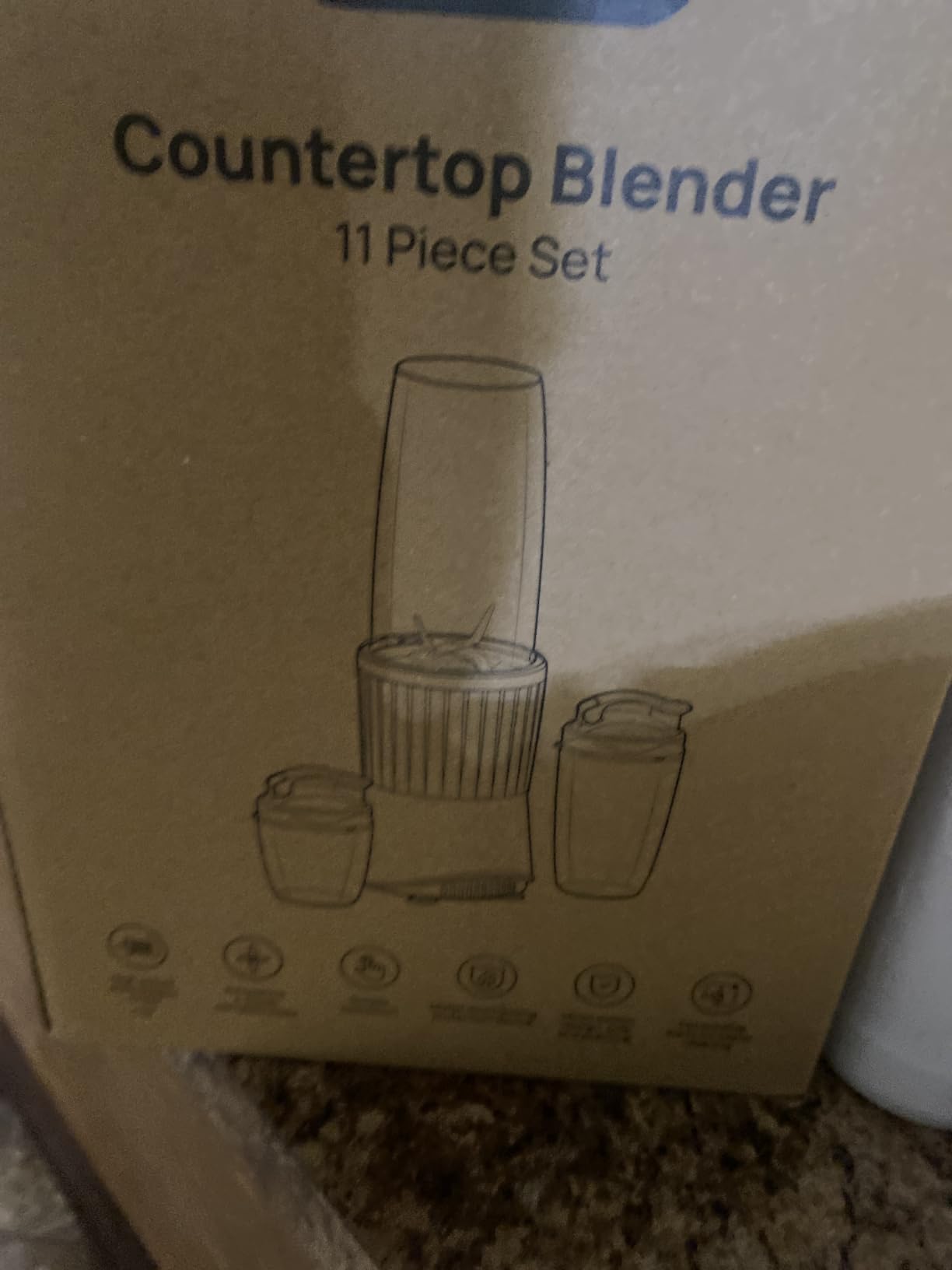 Consciot 11-Piece Blender for Kitchen and Personal Size, 900 Peak Watts | Blend Shakes & Smoothies, Frozen Drinks, Baby Food, Spreads & More, 3 Portable BPA-Free To-Go Cups, 2 Spout-Lids & 1 Flat-Lid customer photo 1