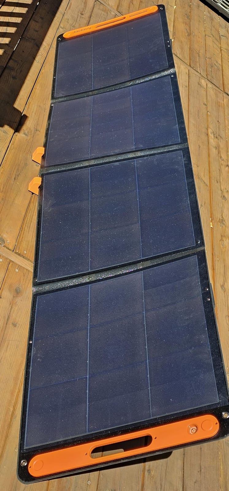 Jackery Explorer 2000 v2 and 2x200W Solar Panels, 2042Wh, 2200W AC Output, LiFePO4 Battery, 20ms UPS, USB-C PD 100W Fast Charging, Solar Generator for Power Outages, Emergencies, Camping customer photo 1