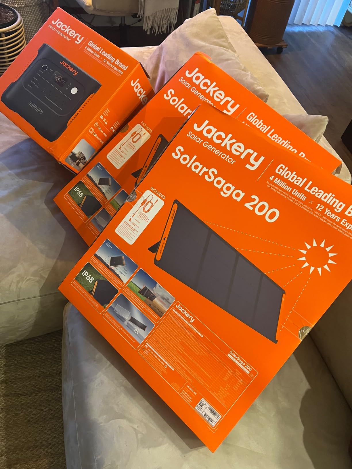 Jackery Explorer 2000 v2 and 2x200W Solar Panels, 2042Wh, 2200W AC Output, LiFePO4 Battery, 20ms UPS, USB-C PD 100W Fast Charging, Solar Generator for Power Outages, Emergencies, Camping customer photo 2