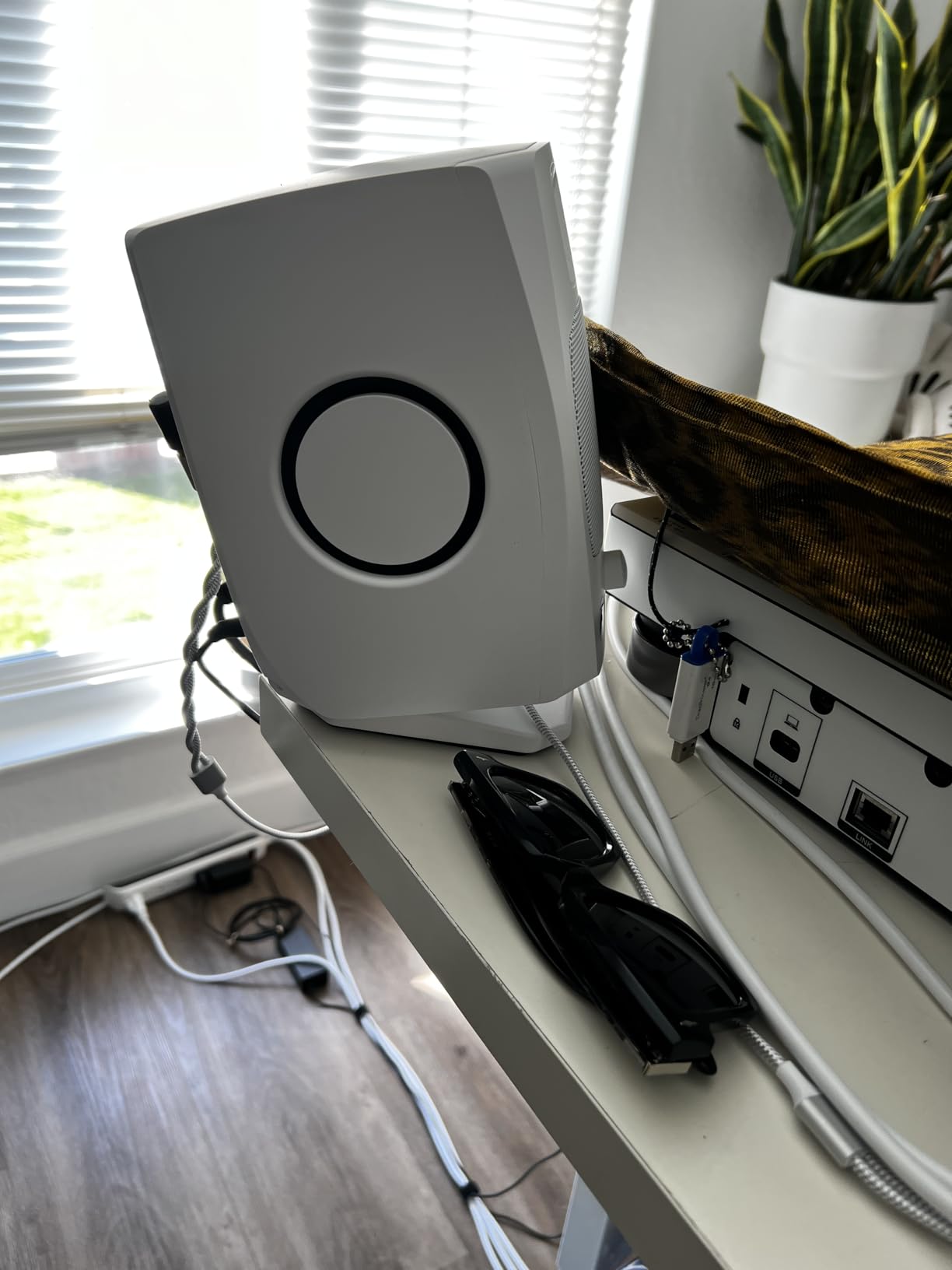 ADAM Audio D3V Active Desktop Monitoring System with USB-C Connection (Pair, Black) | USB-C Plug-and-Play Plus Balanced Trs, 3.5 Woofer, 1.5 D-Art Ribbon Tweeter, Dsp Room Switches, Black customer photo 2