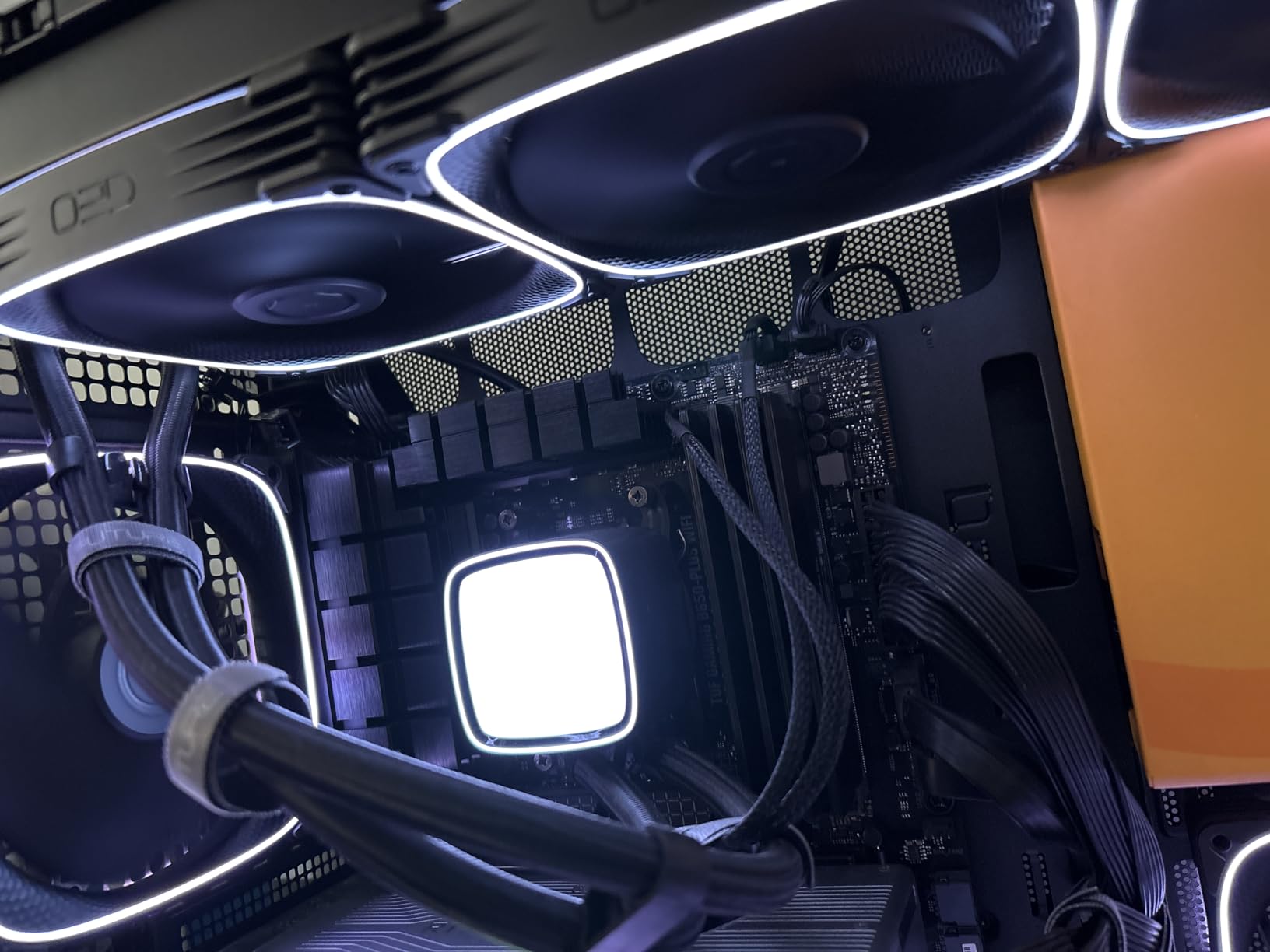 Geometric Future Eskimo Pro - 420mm AIO CPU Liquid Water Cooler - RGB PWM Squama 2503W 140mm Fan x 3 - Fit Intel LGA 1700, AMD AM5 - White customer photo 2
