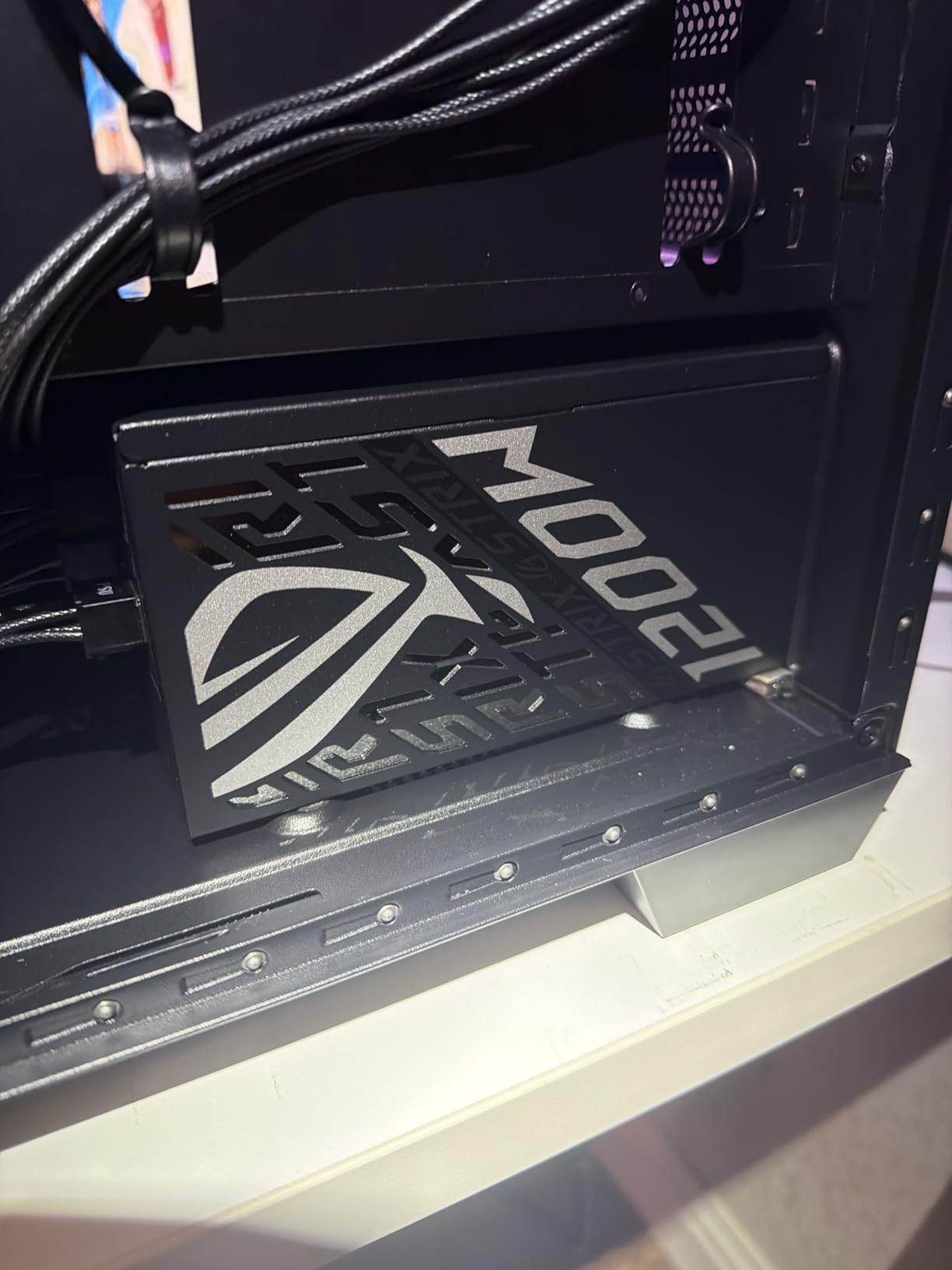 ASUS ROG Strix 1200W Platinum (Fully Modular Power Supply, 80 Plus Platinum Certified, ATX 3.1, GaN MOSFET, GPU-First Intelligent Voltage Stabilizer, 10-Year Warranty) customer photo 2