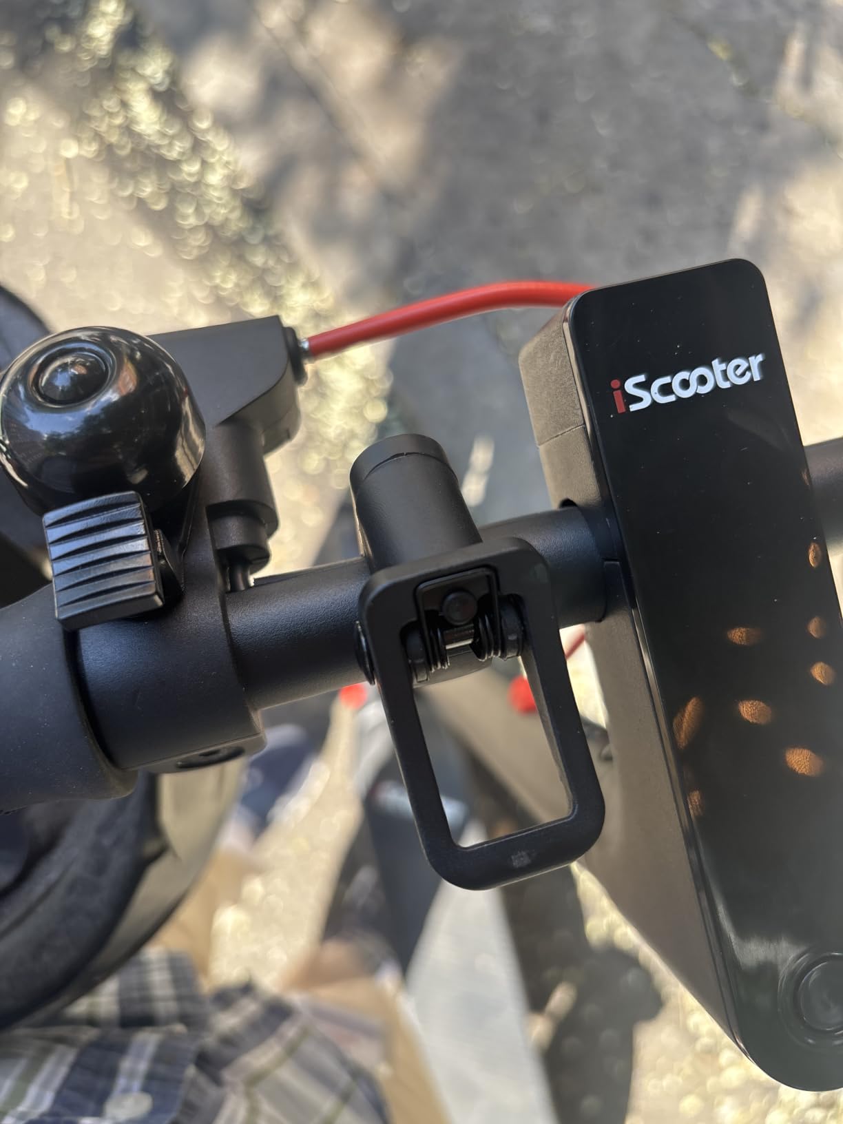 iScooter Electric Scooter Adults, 18/15/12 Miles Long Range,22/19/18 Mph Top Speed, Commuting Electric Scooter with Cruise Control, Double Braking Systems Escooter for Adults and Teens customer photo 2