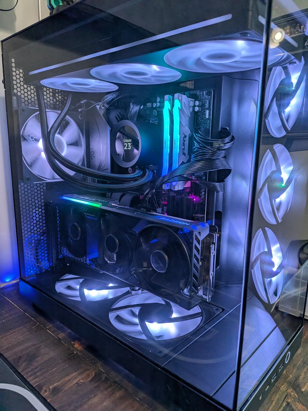 NZXT Control Hub - Digital RGB Lighting and PWM Fan Speed Controller - Control Up to 5 x PWM Fans or 4 x NZXT Single-Frame Fans - Powered by NZXT CAM Software customer photo 1