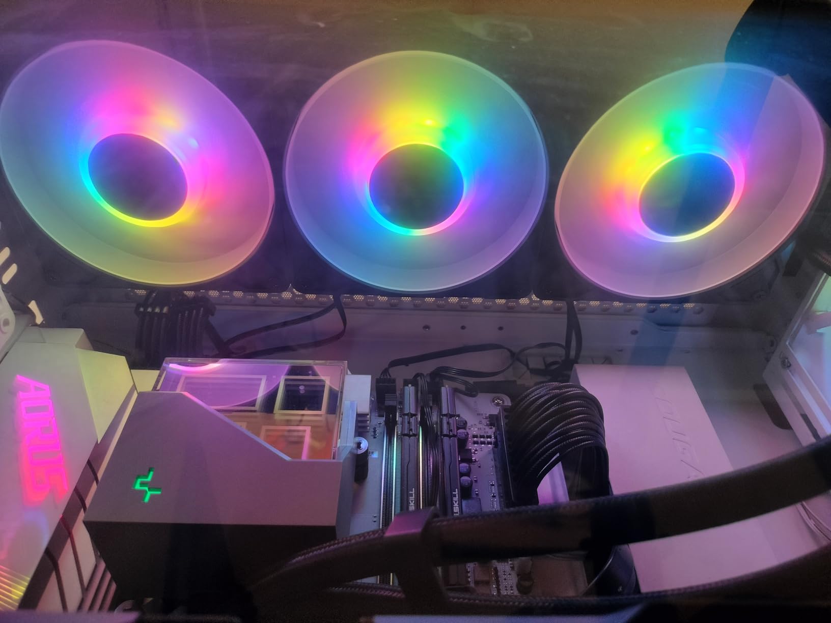 ARCTIC P12 Pro A-RGB 3-Pack - 120mm PWM Fan with Y-Cable Splitter, 600-3000 RPM, 5V Digital RGB, Fluid Dynamic Bearing customer photo 1
