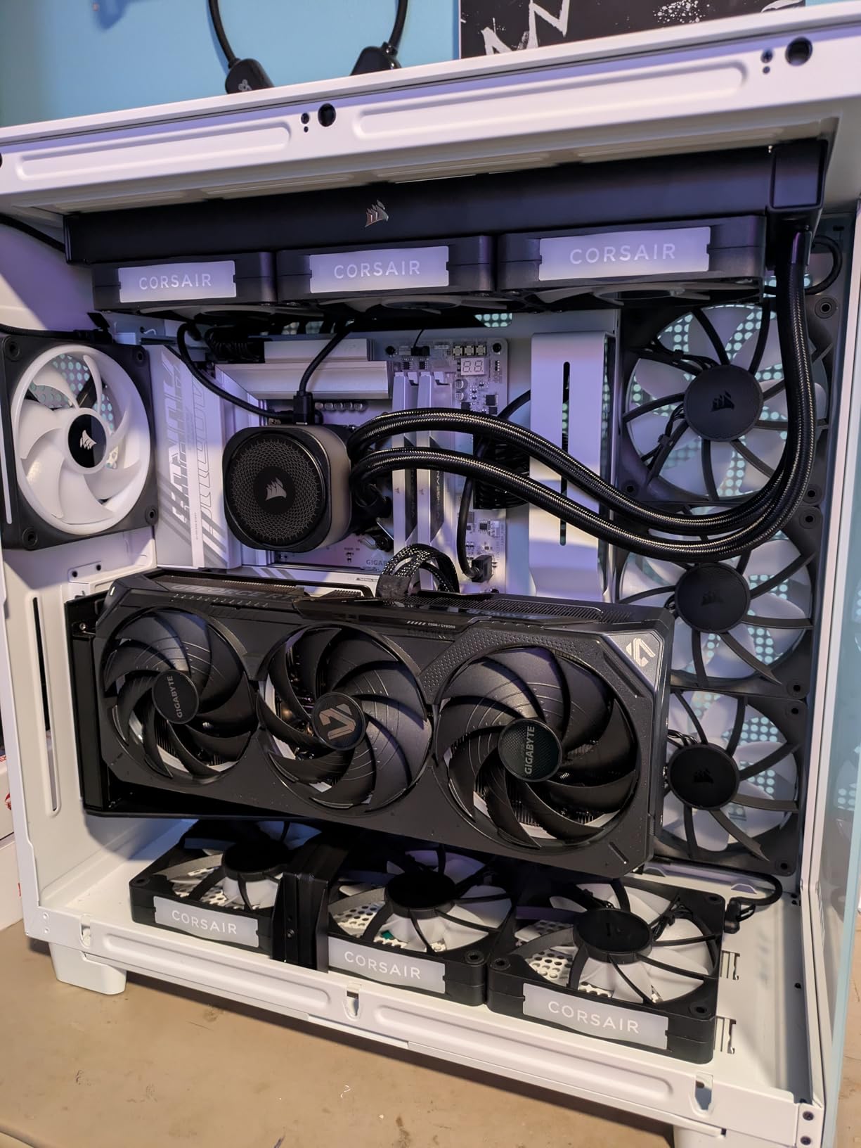 GIGABYTE Z890 AORUS Elite WIFI7 ICE Intel Core Ultra (Series 2) LGA 1851 Motherboard, ATX, DDR5, 3X M.2, PCIe 5.0, Thunderbolt 4, WIFI7, 2.5GbE LAN, EZ-Latch customer photo 1