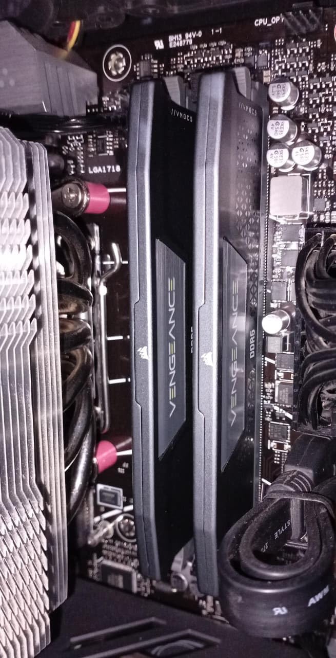 CORSAIR Vengeance DDR5 32GB (2x16GB) 6400MHz AMD Intel Desktop Gaming Memory customer photo 2