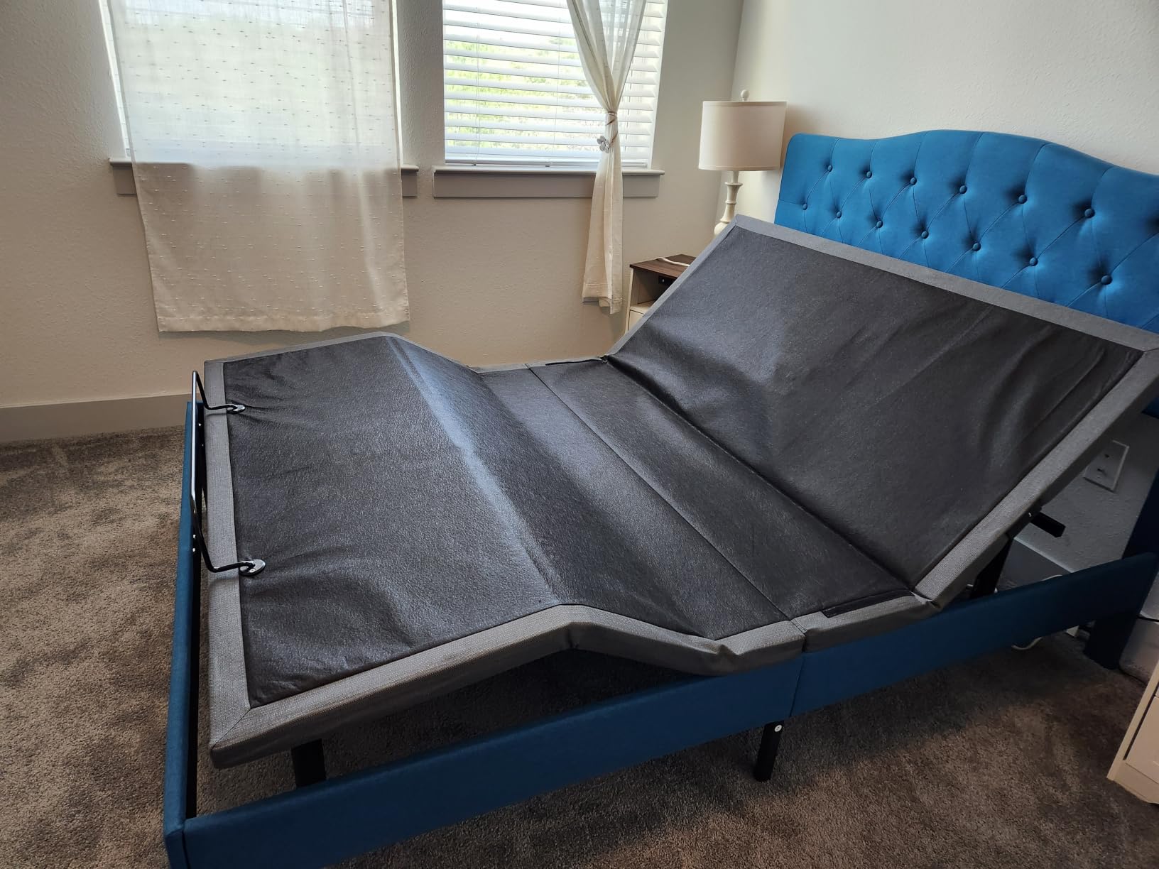 Amada Queen Adjustable Bed Frame with Massage, Head & Foot Incline, Wireless Remote, 4 Built-in USB Ports, LED Night Light, 4 Height-Adjustable Legs, Electric Bed Base, 01B-Q1 customer photo 1