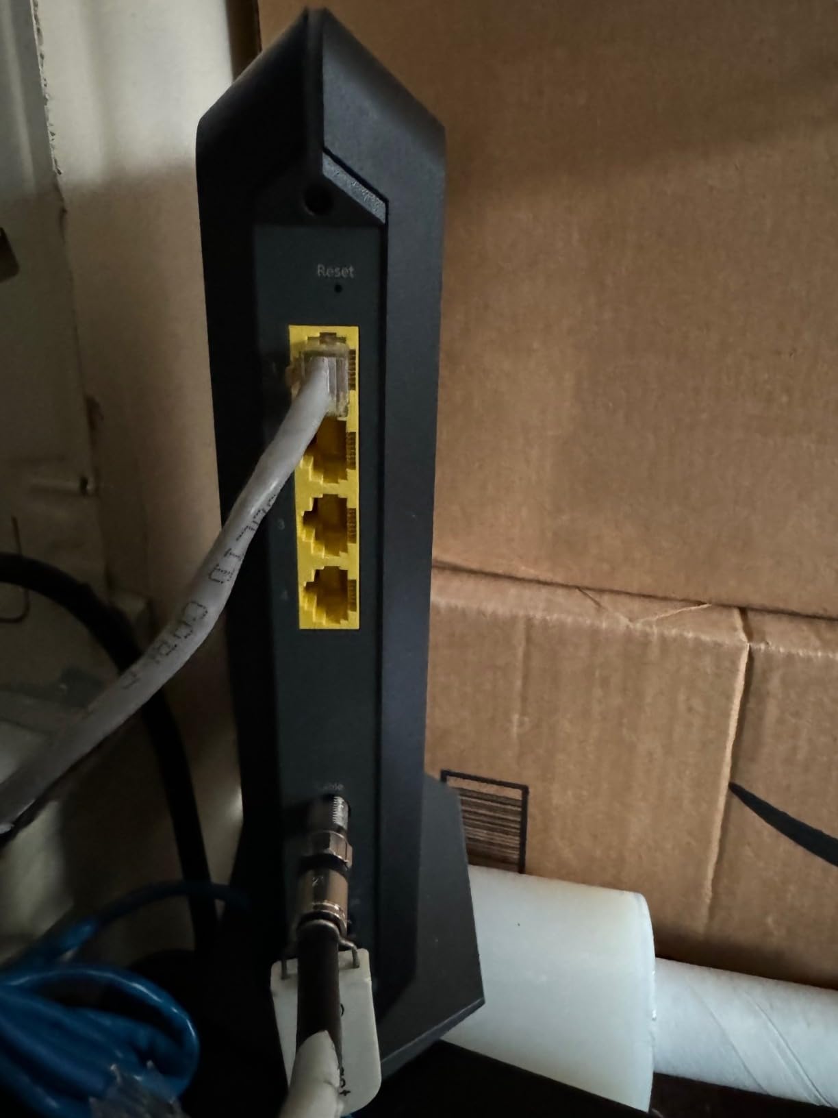 NETGEAR Nighthawk DOCSIS 3.1 Mid/high-Split Cable Modem (CM2500-1AZNAS) - Approved for Today's Faster Speeds - Works with All Cable Providers Incl. Xfinity, Spectrum, Cox - Plans up to 2Gbps customer photo 1