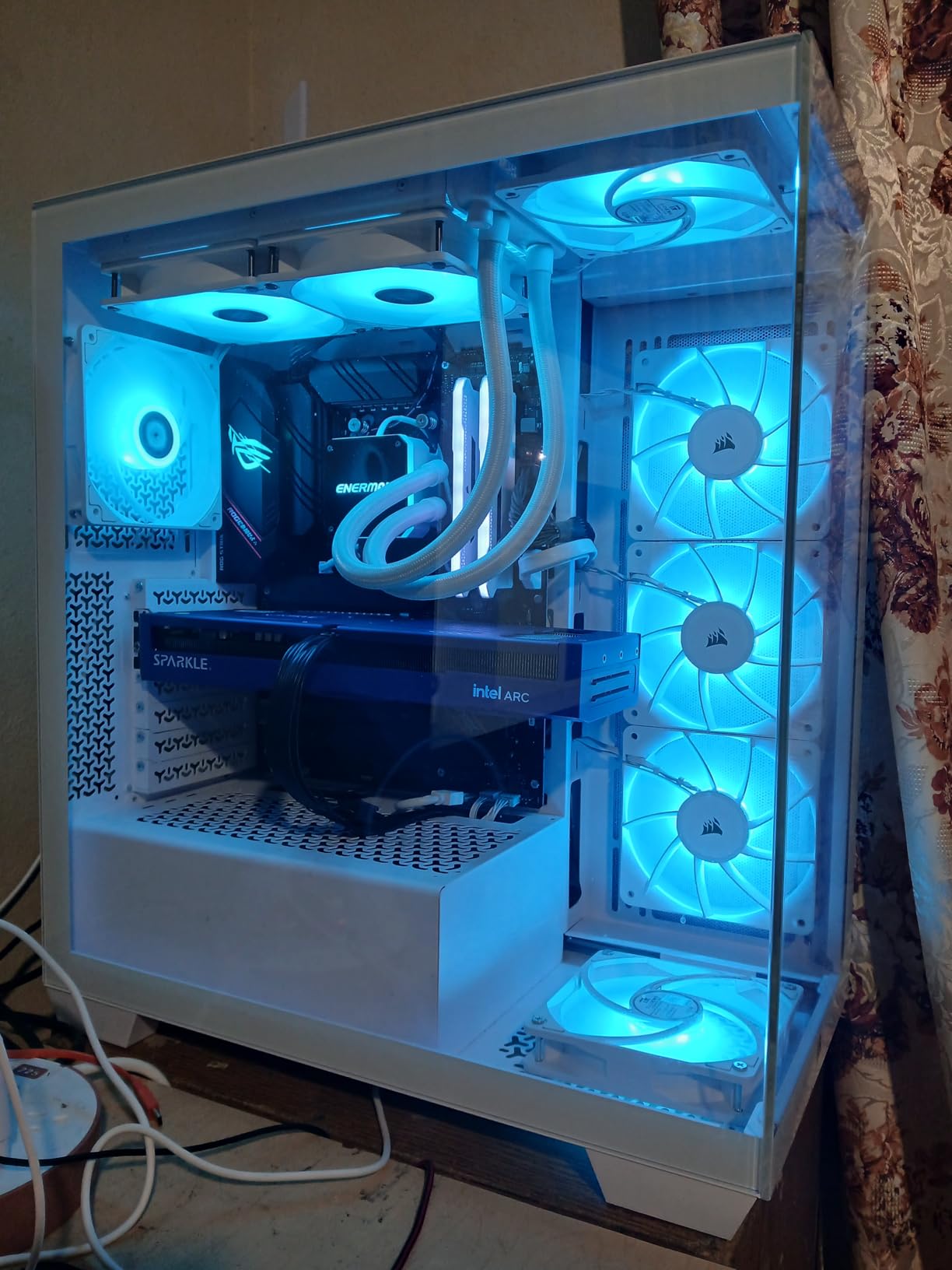 Sparkle Intel Arc B580 Titan OC, 12GB GDDR6, Torn Cooling 2.0, Axial Fan, Breathing Light, Metal Backplate, SB580T-12GOC customer photo 2