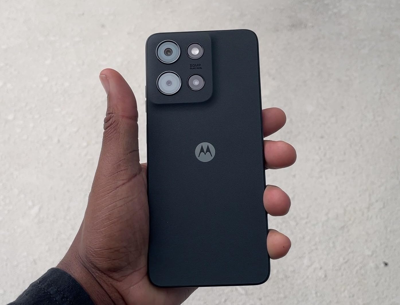 Motorola Moto G - 2025 | Unlocked | Made for US 4/128GB | 50MP Camera | Forest Gray customer photo 1