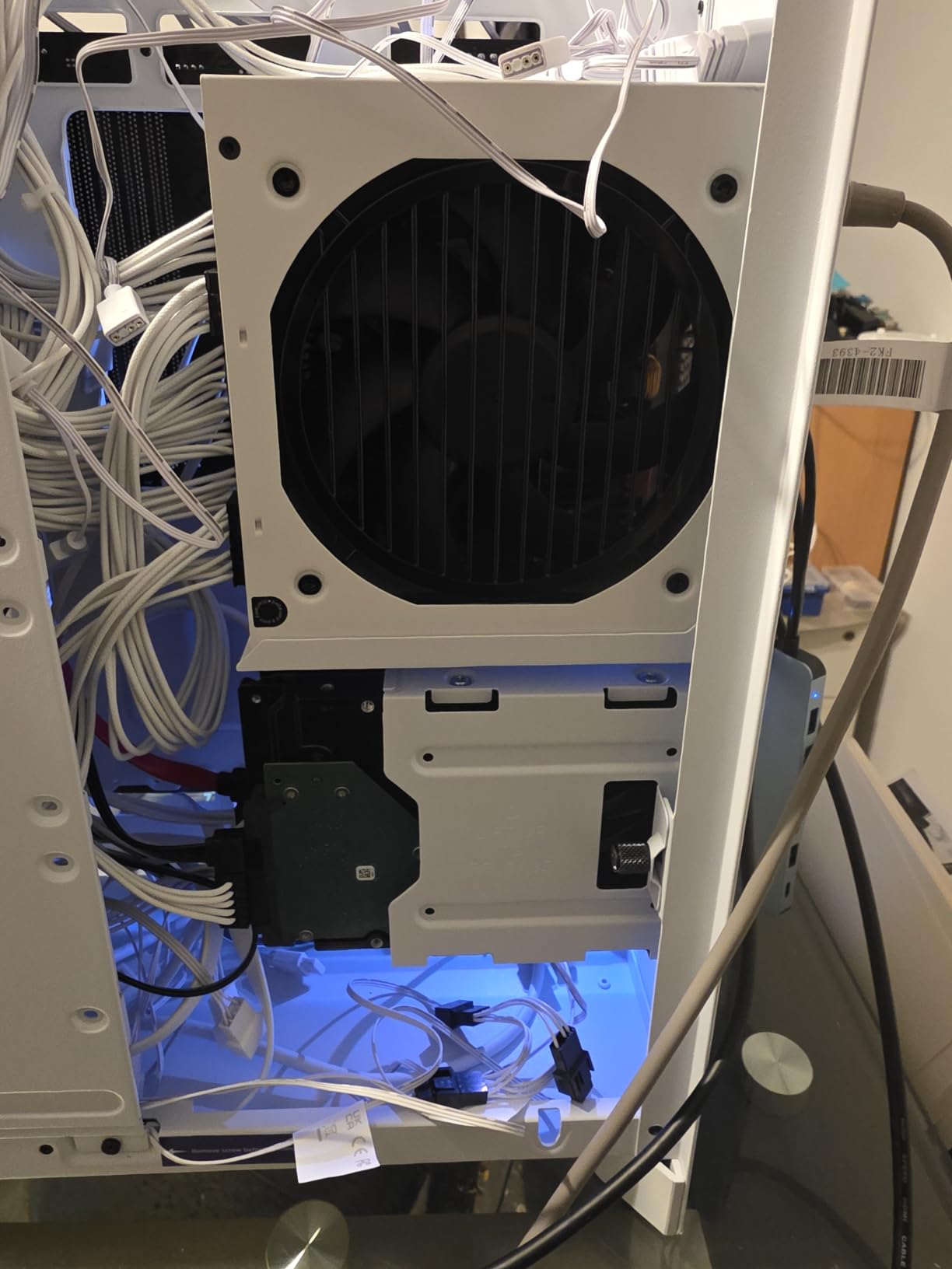 Vetroo White 850W Power Supply, Dual PCIe 5.1 ATX 3.1 Ready | 80 Plus Gold Certified, Full Modular, Quiet Operation with 120mm FDB Fan, 10-Year Warranty customer photo 1