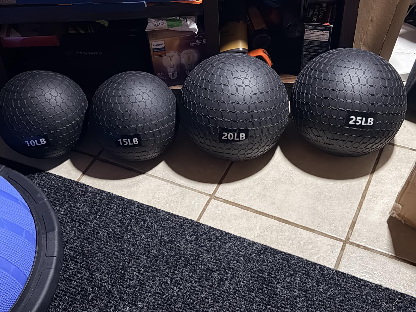 Amazon Basics Slam Medicine Balls for Exercise customer photo 1
