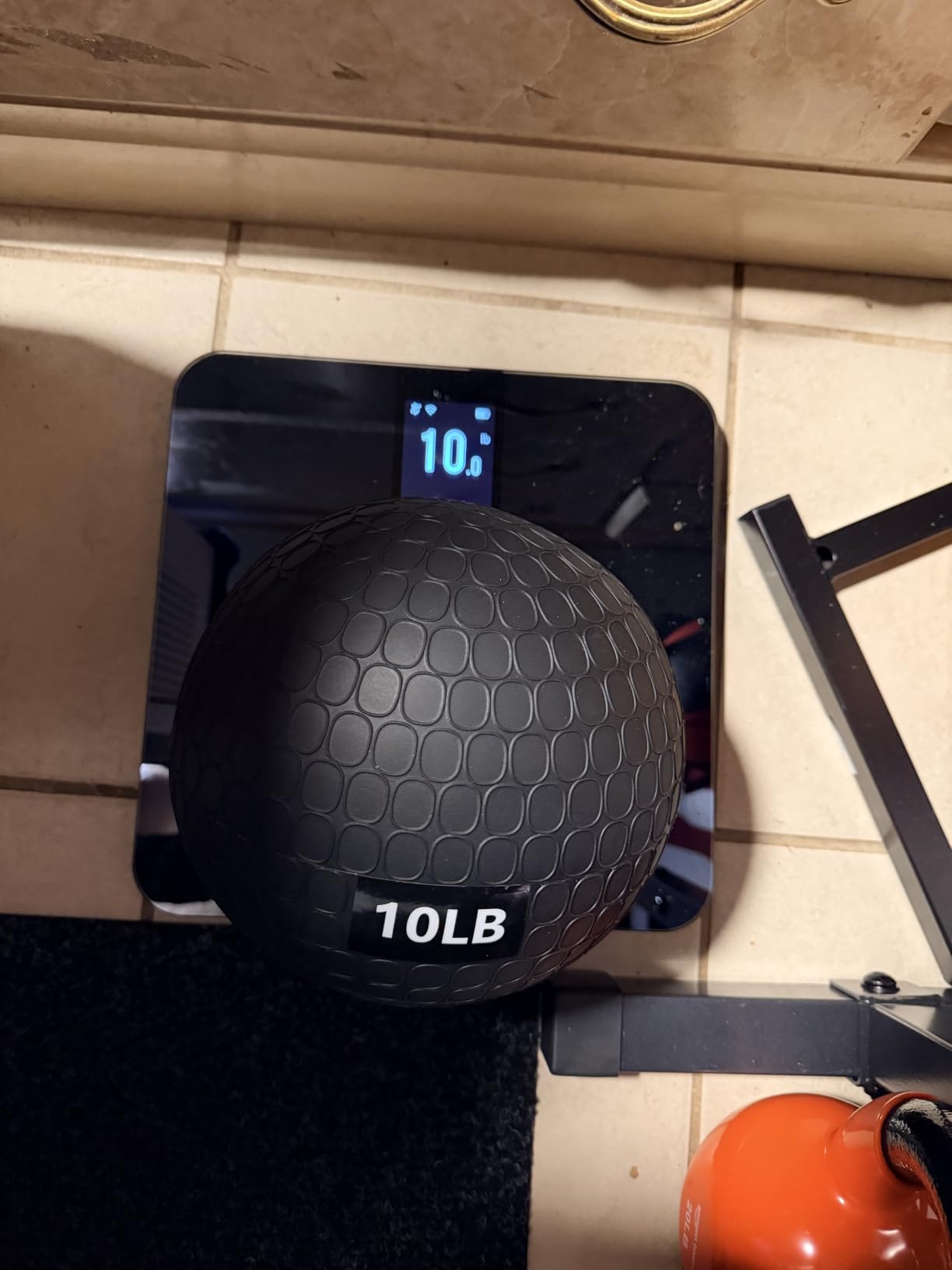 Amazon Basics Slam Medicine Balls for Exercise customer photo 1