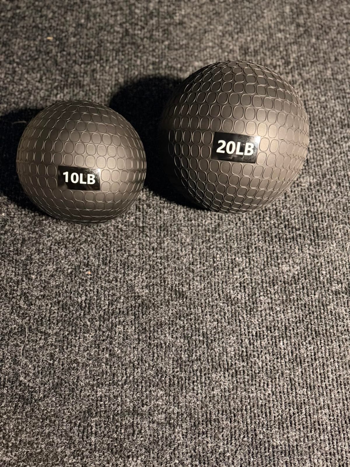 Amazon Basics Slam Medicine Balls for Exercise customer photo 2