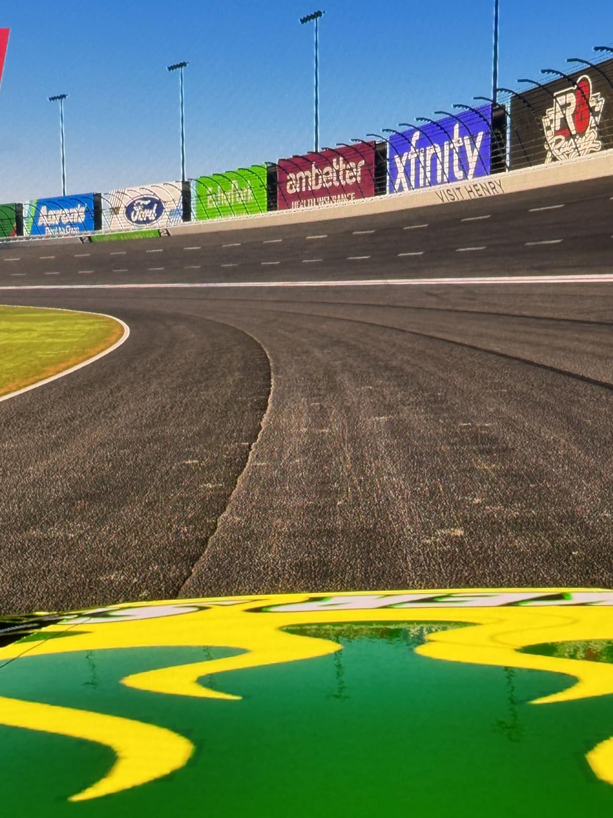 MSI MAG 321CUP QD-OLED, 32-Inch, 4K UHD, 3840x2160, OLED Monitor, 165Hz, 0.03ms, DisplayHDR True Black 400, G-SYNC Compatible, HDMI 2.1, DP 1.4a, USB C (15W PD), Tilt/Height Adjustable customer photo 1
