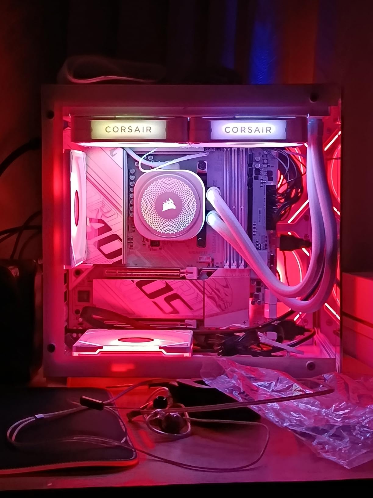 GIGABYTE B850M AORUS Elite WIFI6E ICE AMD AM5 mATX Motherboard, Support AMD Ryzen 9000/8000/7000 Series, DDR5, 12+2+2 Power Phase, 2X M.2, PCIe 5.0, USB-C, WIFI6E, 2.5GbE, EZ-Latch, 5-Year Warranty customer photo 2