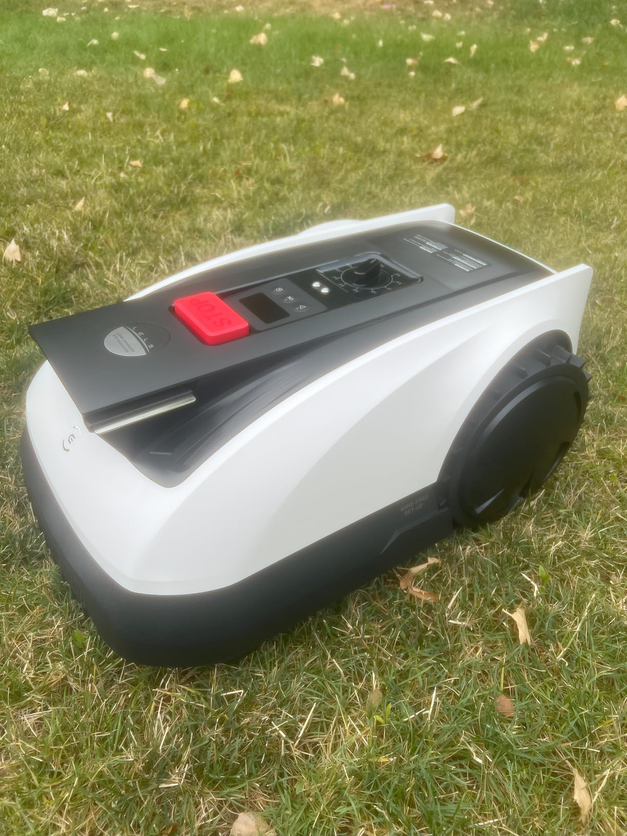 ECOVACS Goat O1000 RTK Robot Lawn Mower, Perimeter Wire Free Vision Robotic Lawnmower for 1/4 Acres Lawn, Automated Mapping, APP Control, 3D Obstacle Avoidance, Zero-Edge Cutting customer photo 1