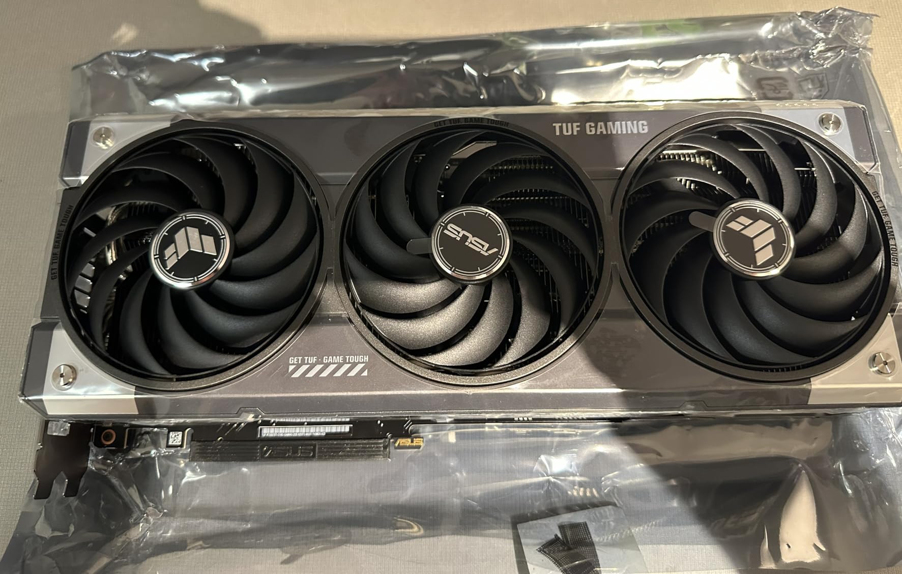 ASUS TUF Gaming NVIDIA GeForce RTX 5070 Ti 16GB GDDR7 OC Edition Graphics Card (PCIe 5.0, HDMI/DP 2.1, 3.125-Slot, Military-Grade Components, Protective PCB Coating), 3 Year Warranty customer photo 2