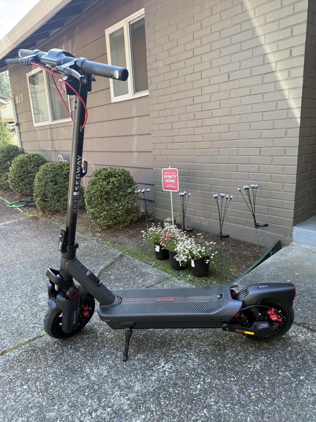 Segway Ninebot MAX Series Electric Scooter, Up to 22-28 MPH, Long Range, Dual Suspension & Braking System, Fast Charging, Scooter for Adults, UL-2272 2271 Certified (G2/G3) customer photo 1