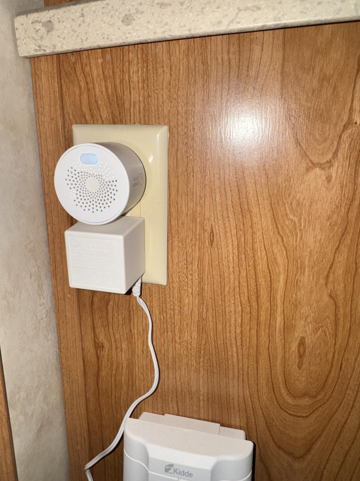 Kidde Carbon Monoxide + Explosive Gas, Natural Gas & Propane Alarm, Plug-in with 9V Battery Backup, Digital Display, 85 dB Alarm, LED Status Indicators, 3rd Edition customer photo 2
