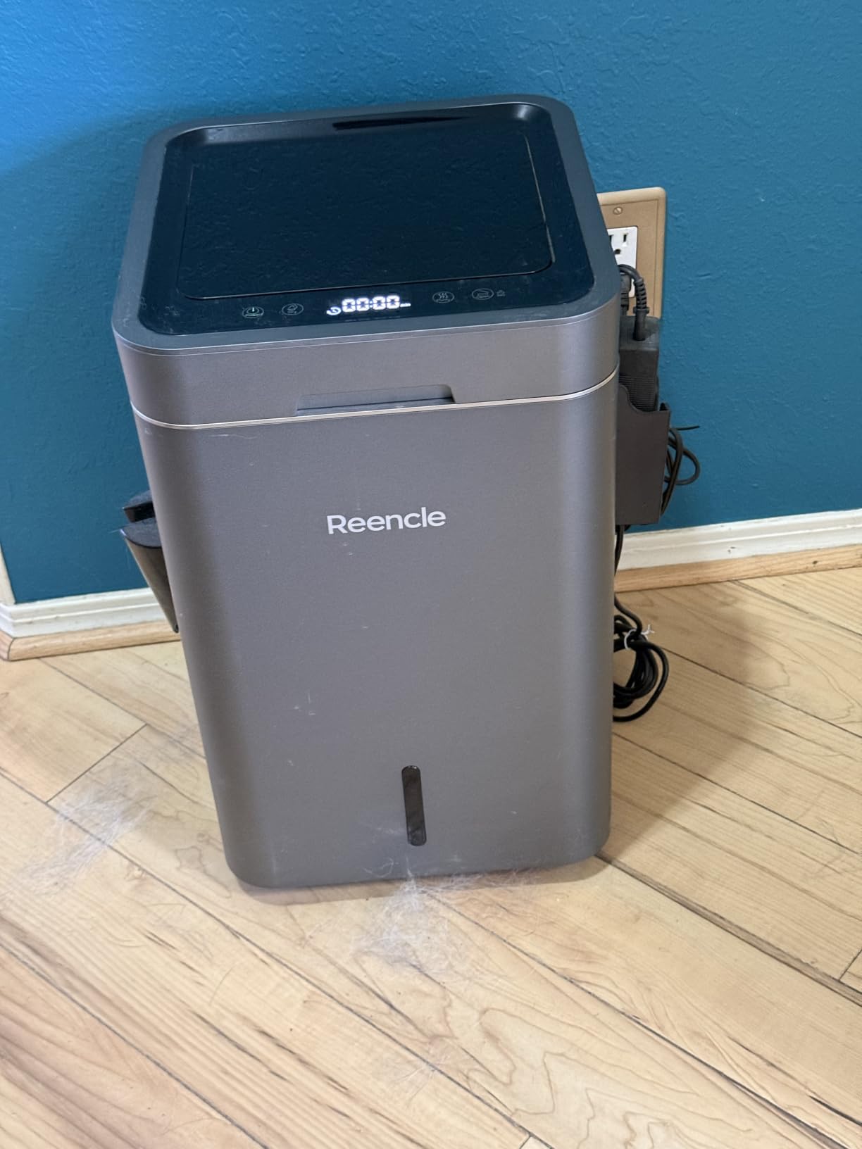 Reencle Gravity Electric Composter - 22L Kitchen Composter- Decomposes 3.3 lbs Daily, Odorless & Quiet Indoor Composting, Rapid Decomposition with All-new Compost Starter 2.0 + Booster Pack (Silver) customer photo 2