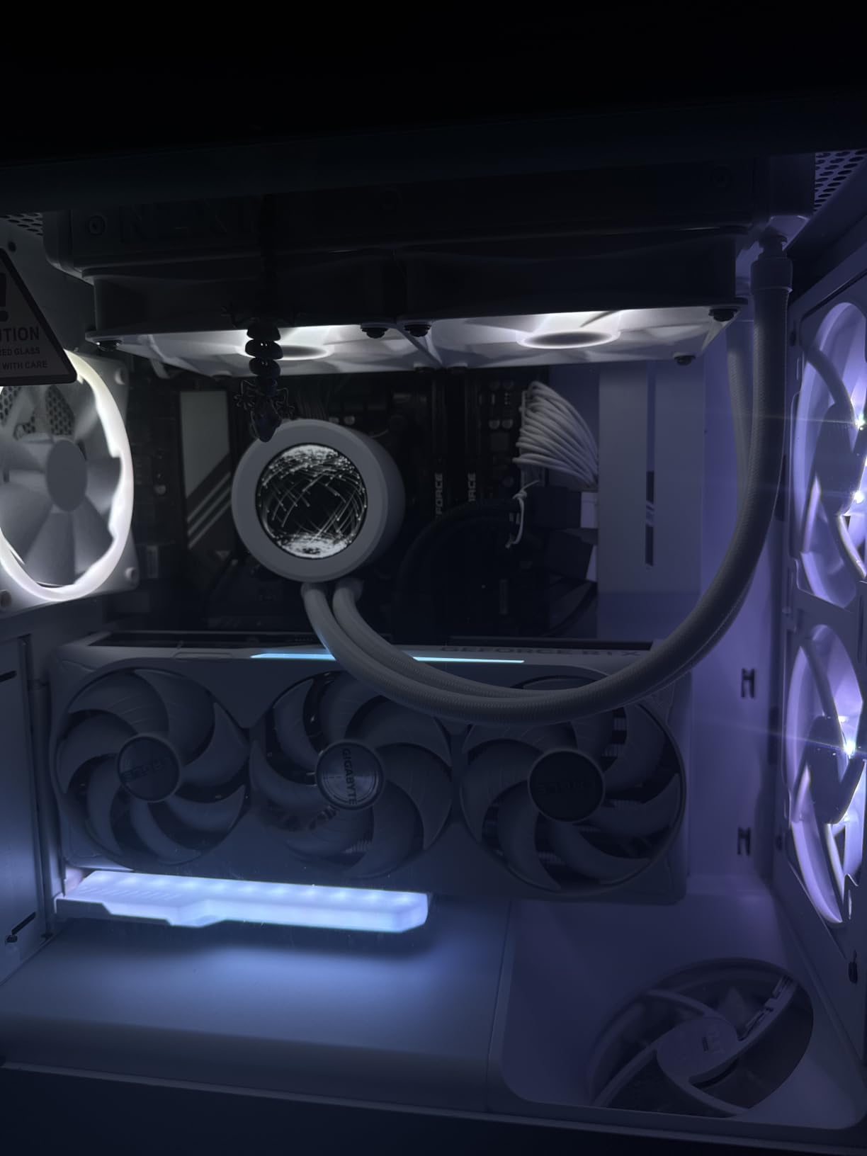 GIGABYTE GeForce RTX 5070 Ti Eagle OC ICE SFF 16G Graphics Card, 16GB 256-bit GDDR7, PCIe 5.0, WINDFORCE Cooling System customer photo 1