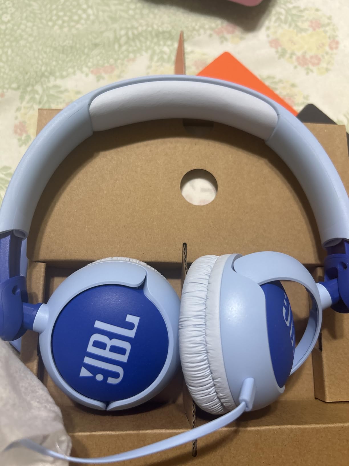 JBL Junior 320 Kids Headphones, Wired, Volume-Limited | Designed For School And Travel With Built-In Mic, Foldable Design, 3.5Mm Jack, Comfortable Fit And Customizable Stickers customer photo 2