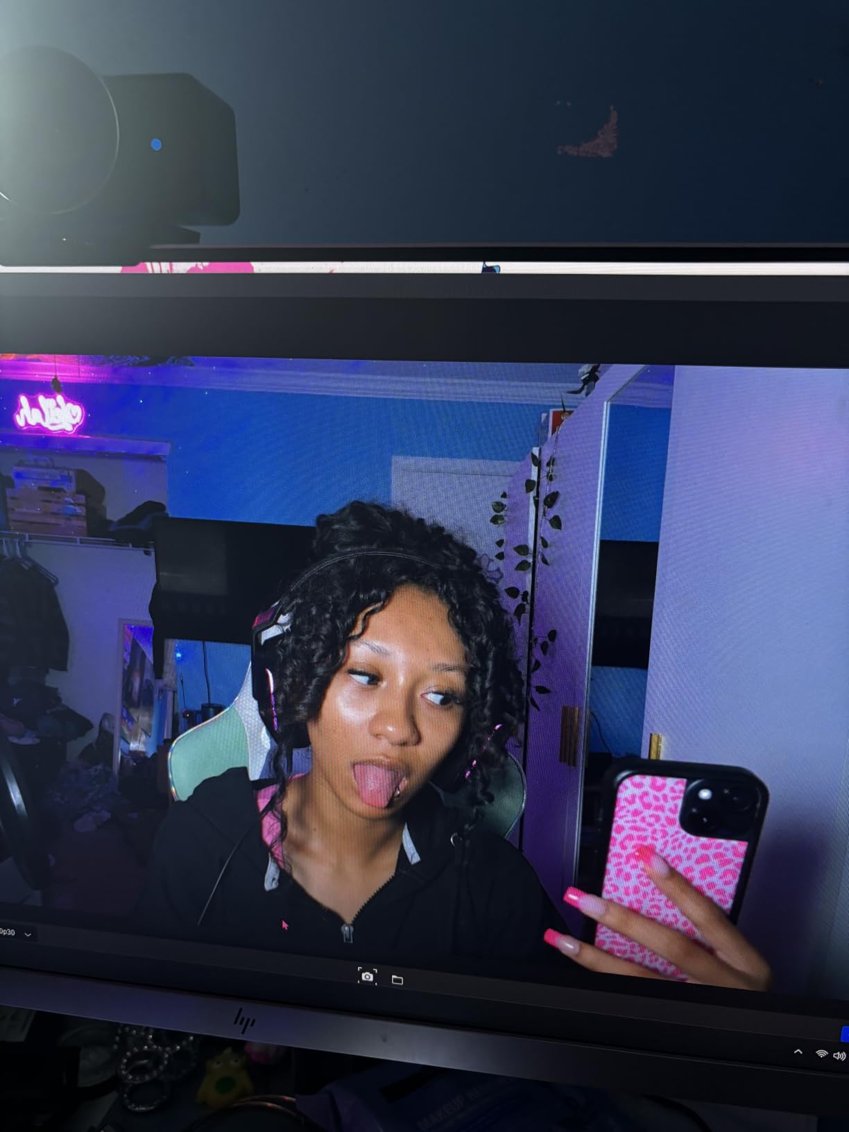 Elgato Facecam 4K, 4K60 Studio Webcam, DSLR-Like Control, Sony STARVIS 2 sensor, 49mm lens filter support, Uncompressed video, HDR support customer photo 1
