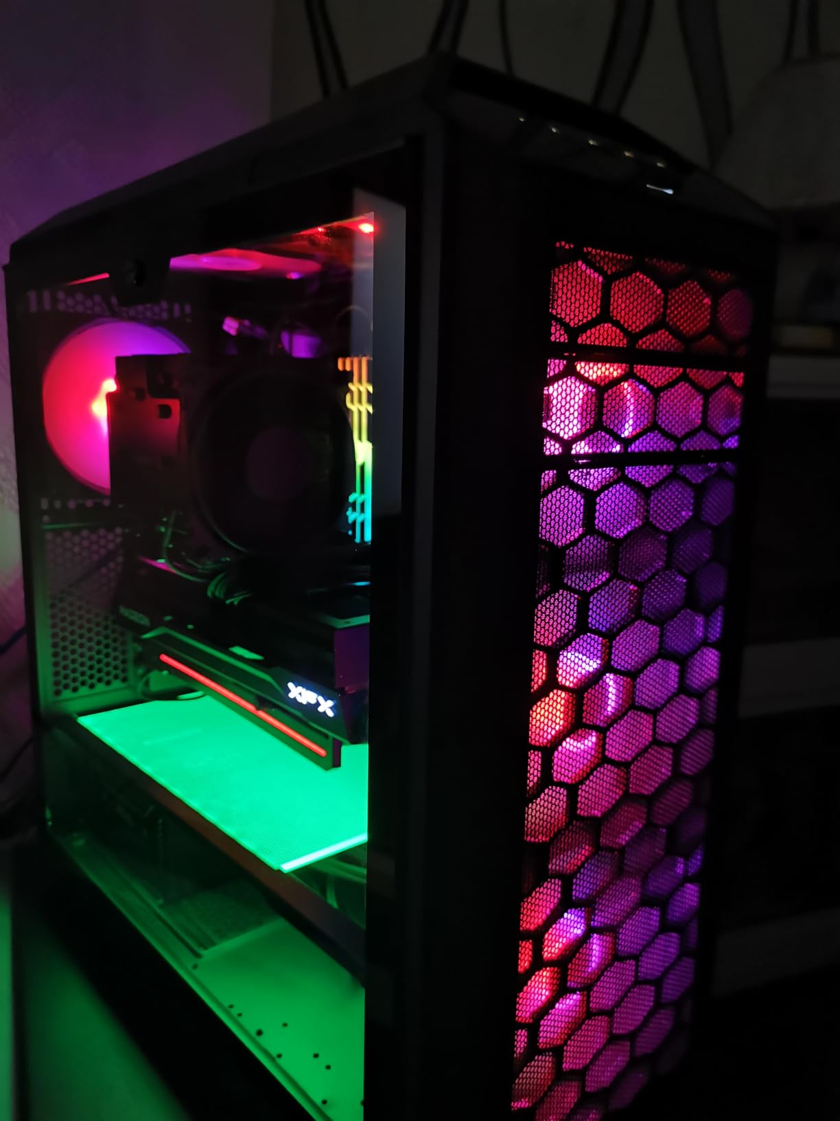 XFX Swift AMD Radeon RX 9070XT Triple Fan Gaming Edition with 16GB GDDR6 HDMI 3xDP, AMD RDNA 4 RX-97TSWF3BA customer photo 2