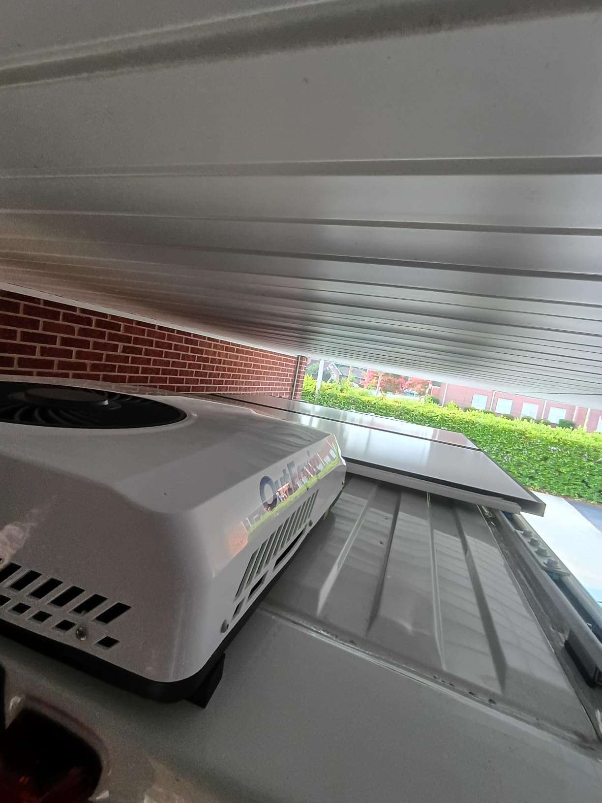 RV Air Conditioner, 12V 10000 BTU Rooftop Air Conditioner for RVs, Trucks, Vans, Campers, Tractor, Low Profile Quiet AC Unit (w/heater) customer photo 2